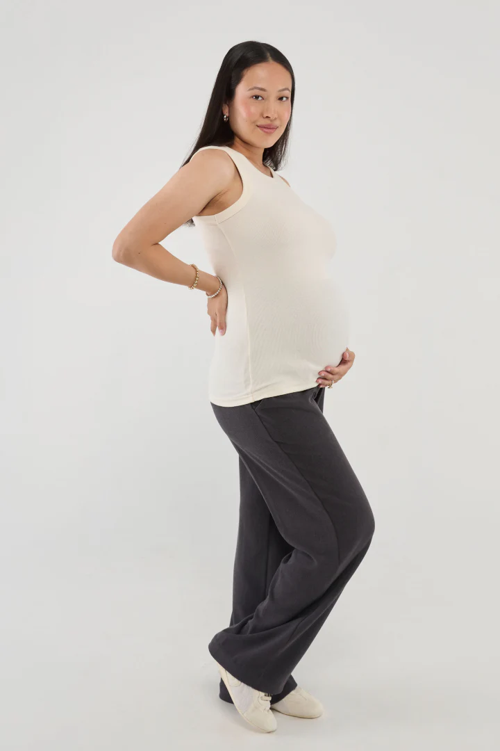 Relaxed Wide-Leg Trouser - Image 7